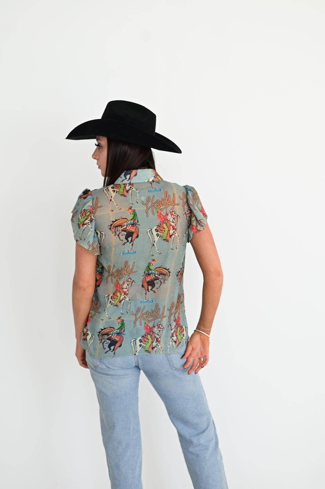 TH199 HOWDY FLUTTER SLEEVE BLOUSE