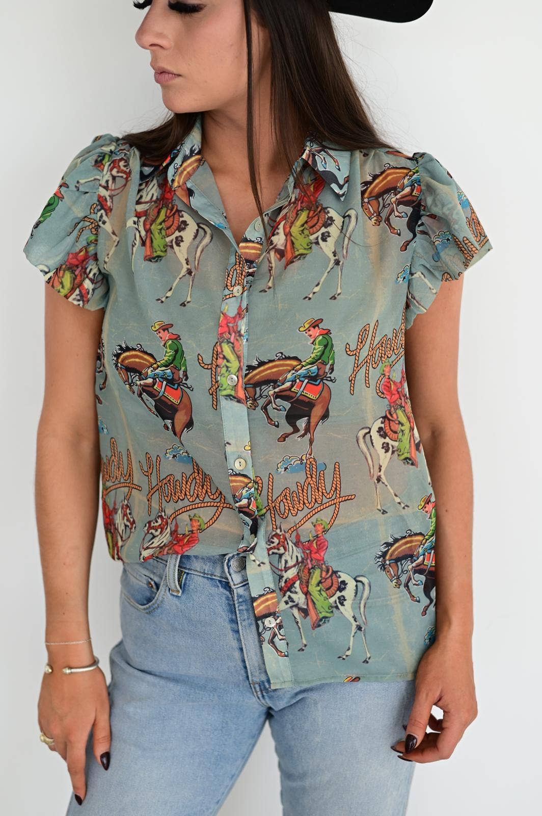 TH199 HOWDY FLUTTER SLEEVE BLOUSE