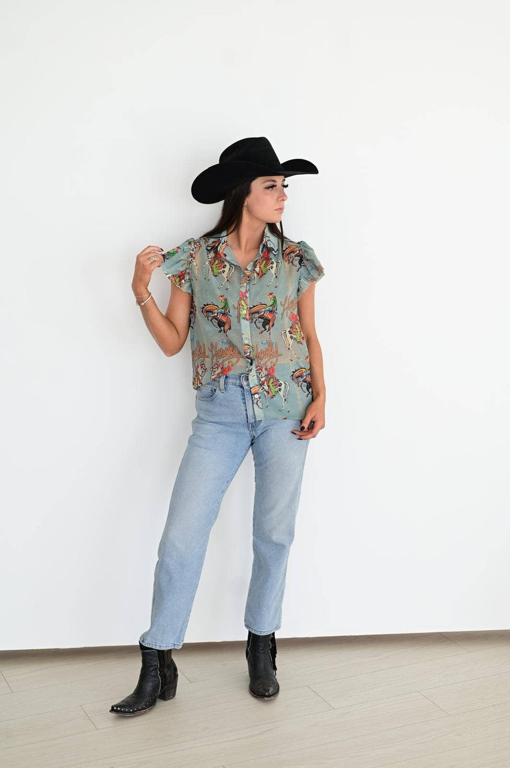 TH199 HOWDY FLUTTER SLEEVE BLOUSE