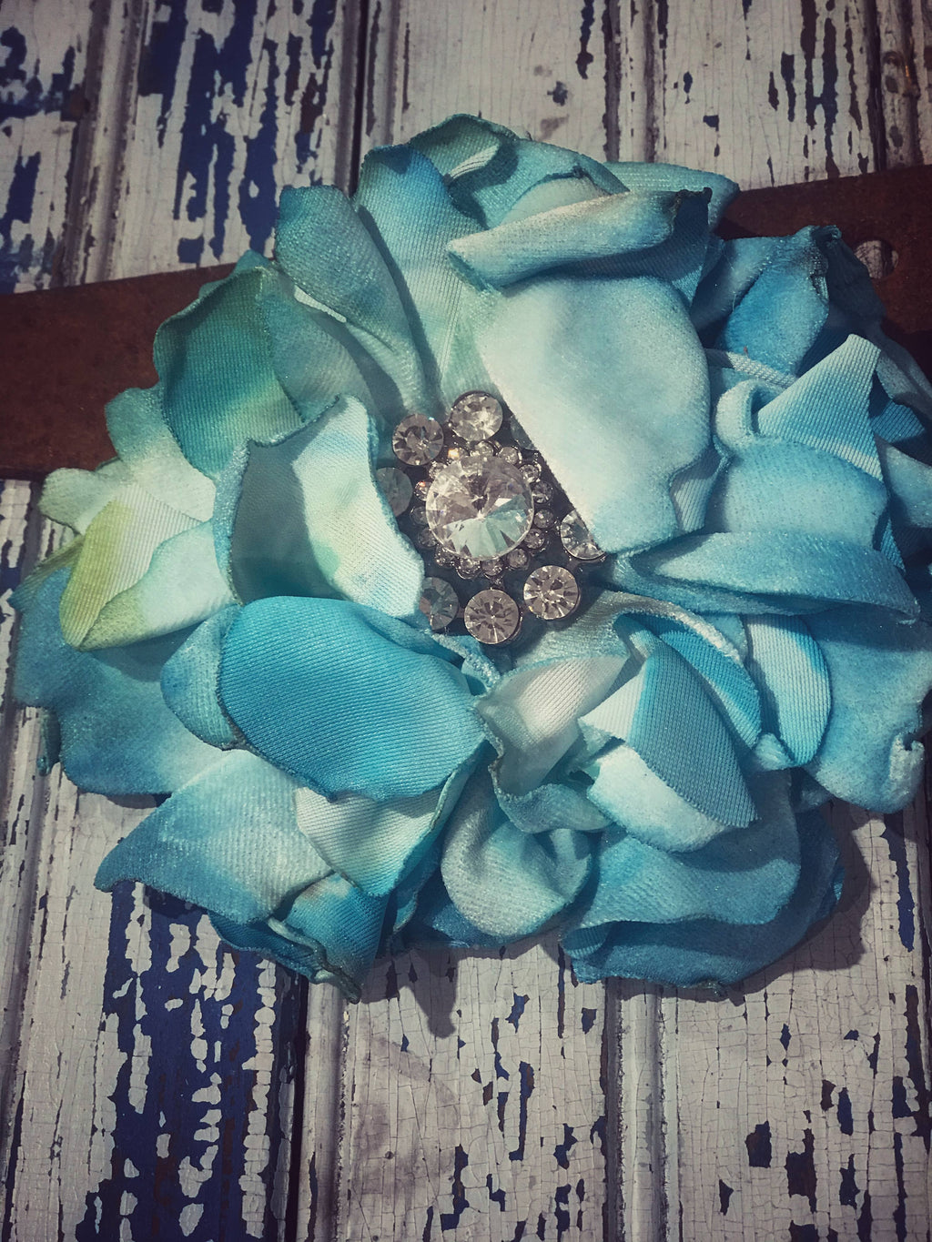 VINTAGE VELVET HANDMADE TURQUOISE PIN
